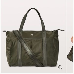 NWT Lululemon Everywhere Bag